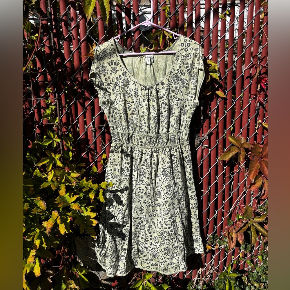 Sahalie Olive Green Patterned Dress